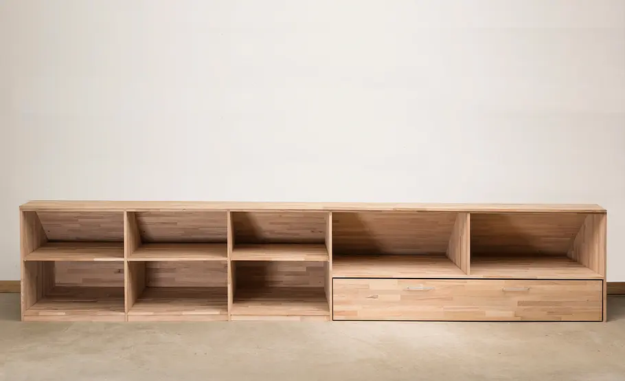 Bett in Drempel-Regal bauen