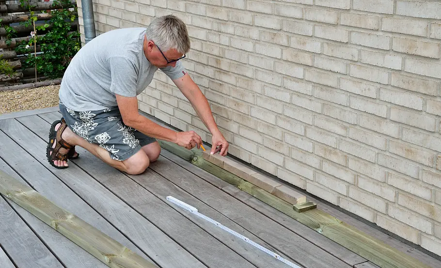Luftige Pergola aus Holz selber bauen