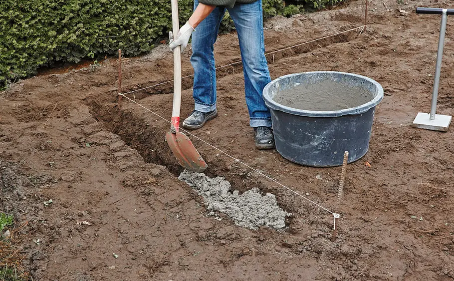 Steinmauer für den Garten aus Klinker