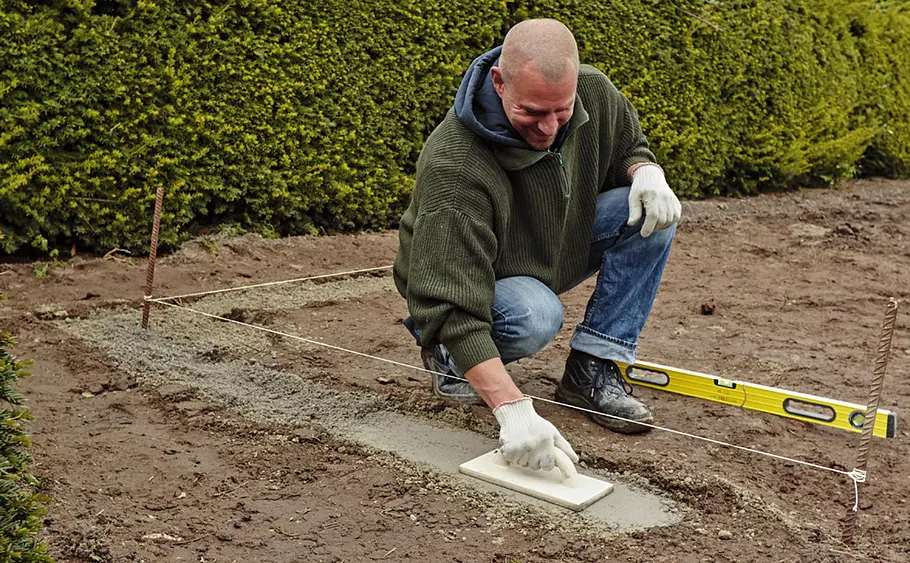 Steinmauer für den Garten aus Klinker