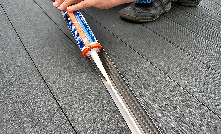 Hochterrasse: Beplankung & Treppenbau