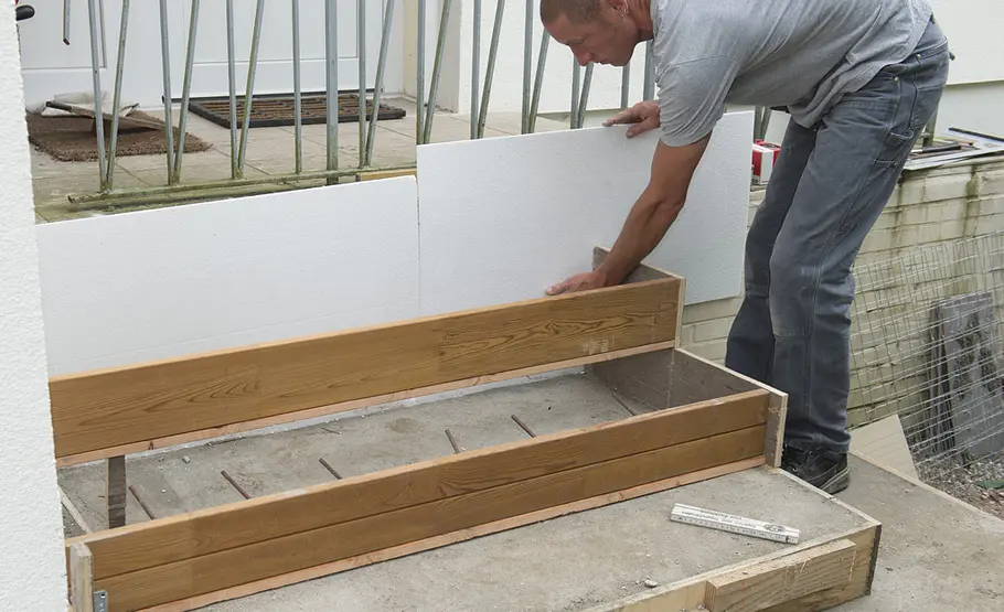 Treppe vor der Haustür betonieren