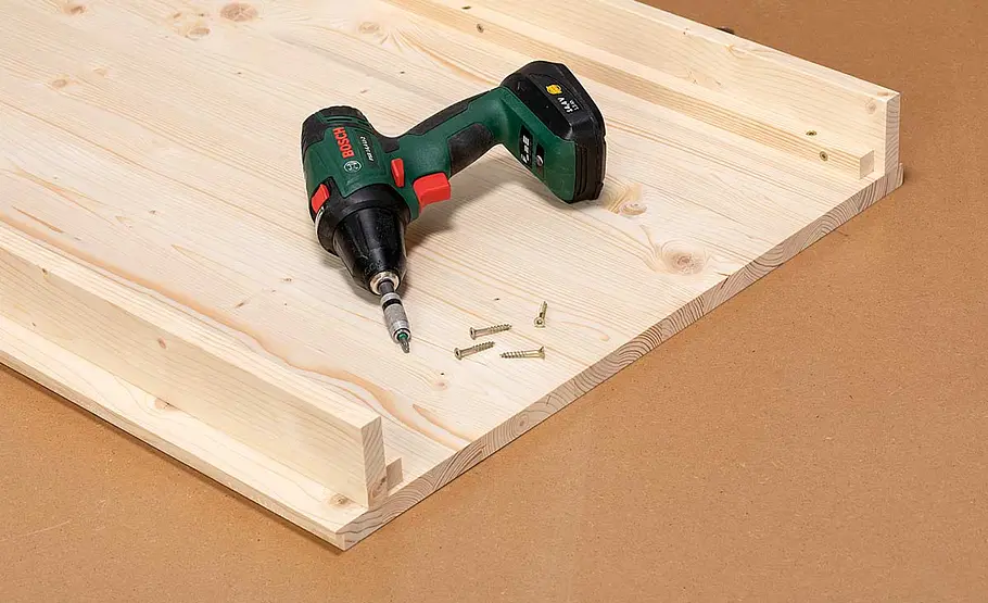 Schrank für unter die Treppe bauen