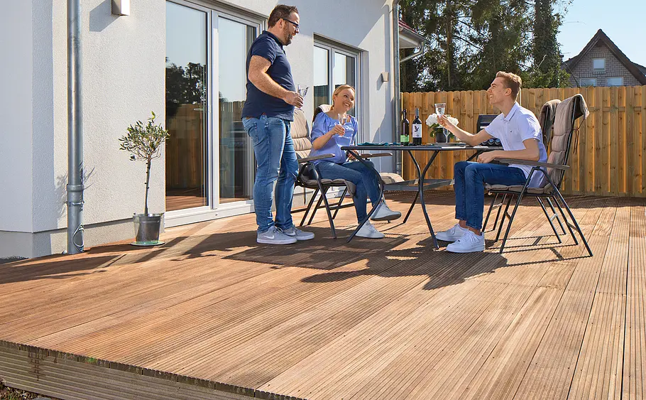 Holzterrasse bauen: Von Unterkonstruktion bis Beplankung