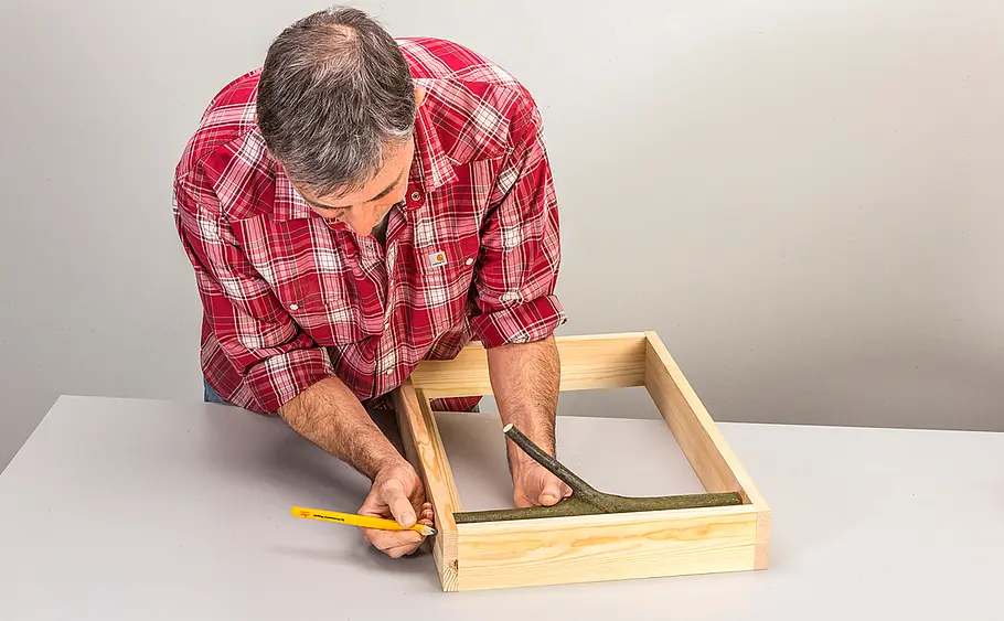 Garderobe aus Ästen selber bauen