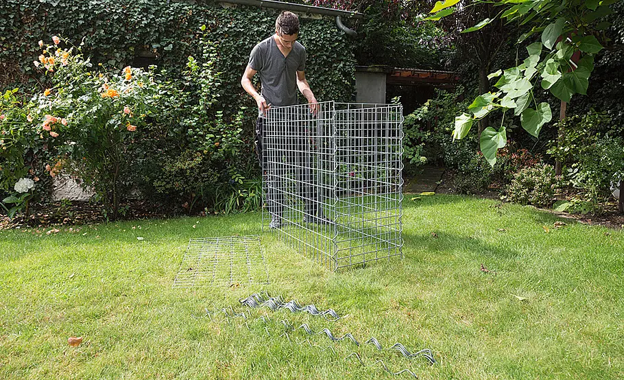 Terrasse mit Stufen in den Garten