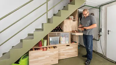 Stauraum im Schrank unter der Treppe - Foto: sidm / KEH Stauraum im Schrank unter der Treppe - Foto: sidm / KEH