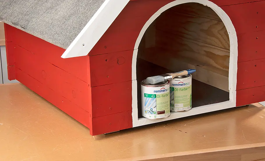 Outdoor Hundehaus mit Dach bauen