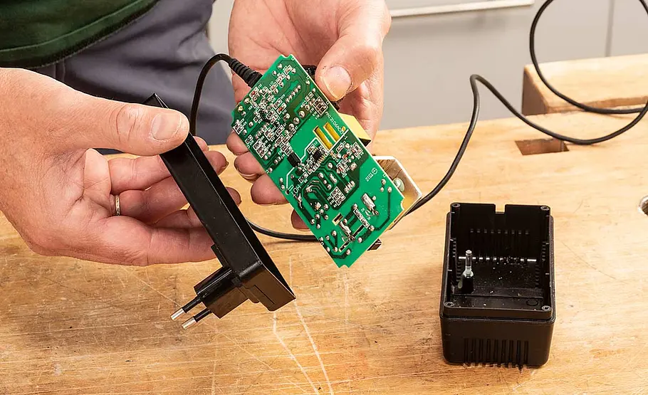 Ladegerät reparieren