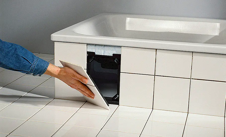 Revisionsklappe in der Badewanne montieren