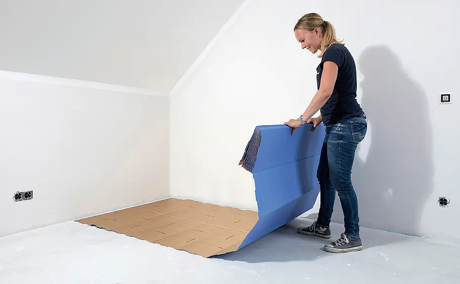 Elastischen Bodenbelag aus Vinyl verlegen