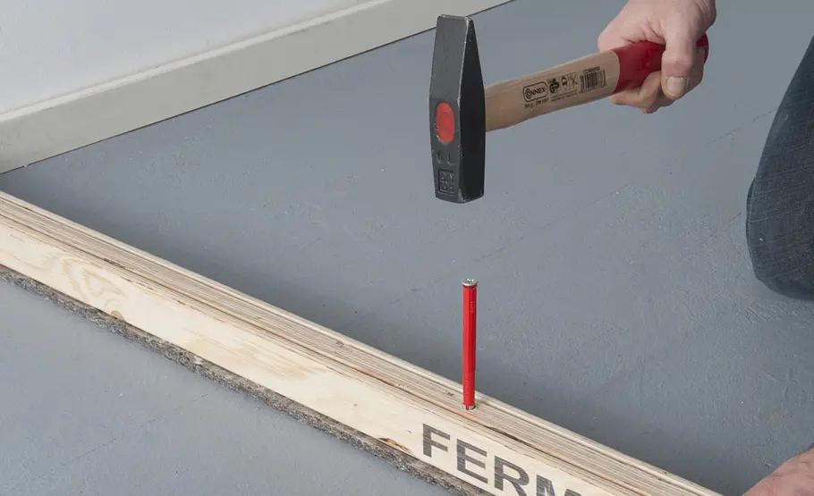 Trennwandbau mit Holzprofilen