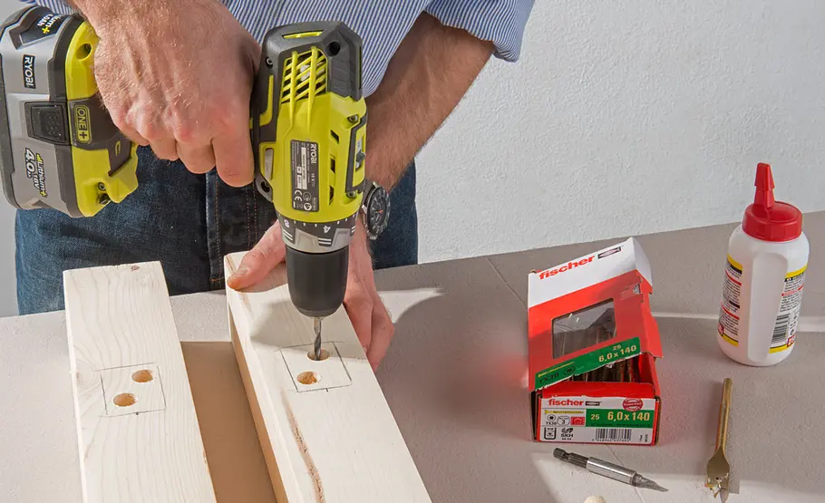 Werkbank mit Werkzeughalter