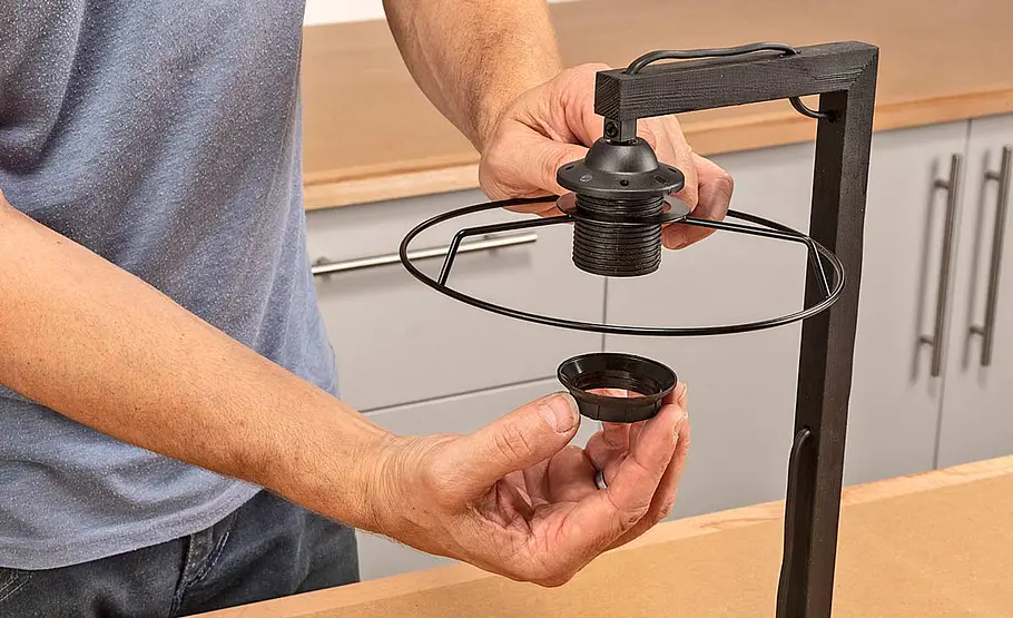 Leuchte aus Diarahmen bauen