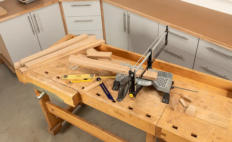 Bürotisch aus Eichenholz bauen