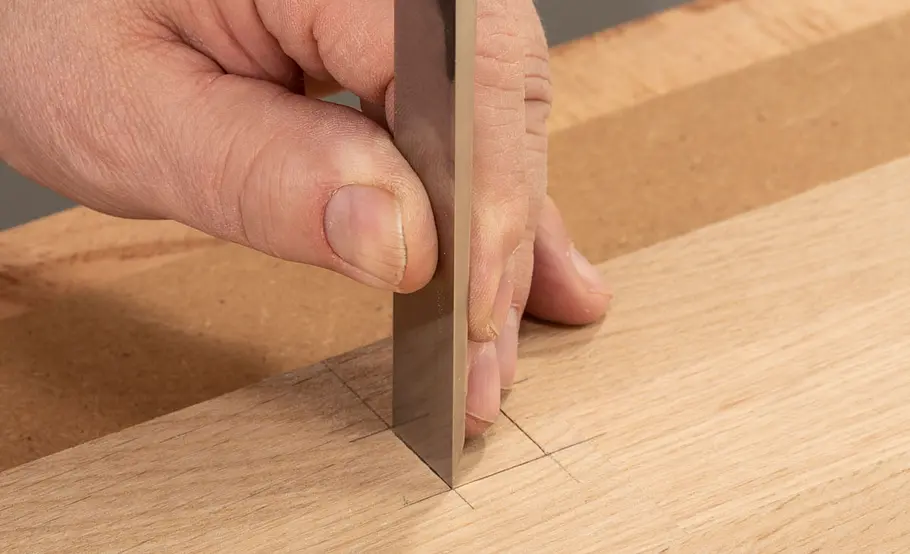 Arbeiten mit dem Stechbeitel: Stemmen