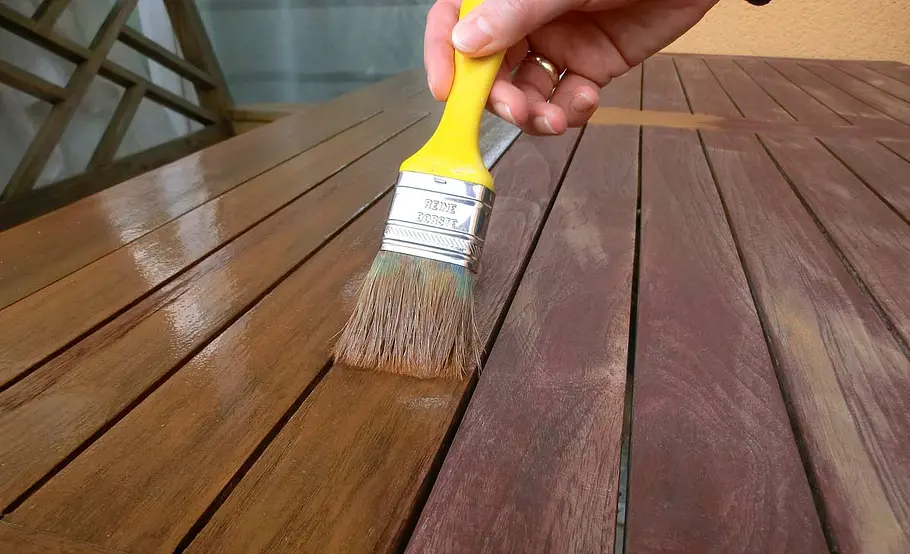 Holzöl richtig auftragen