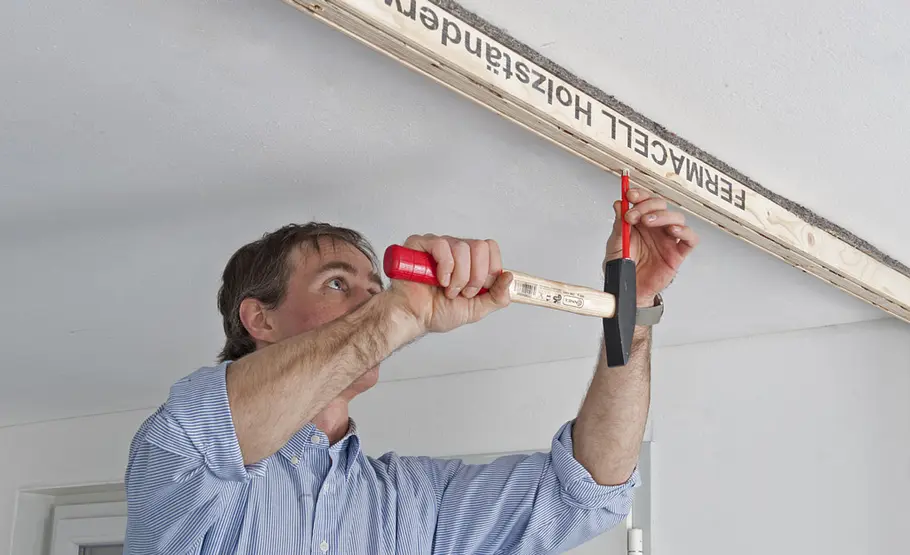 Trennwandbau mit Holzprofilen