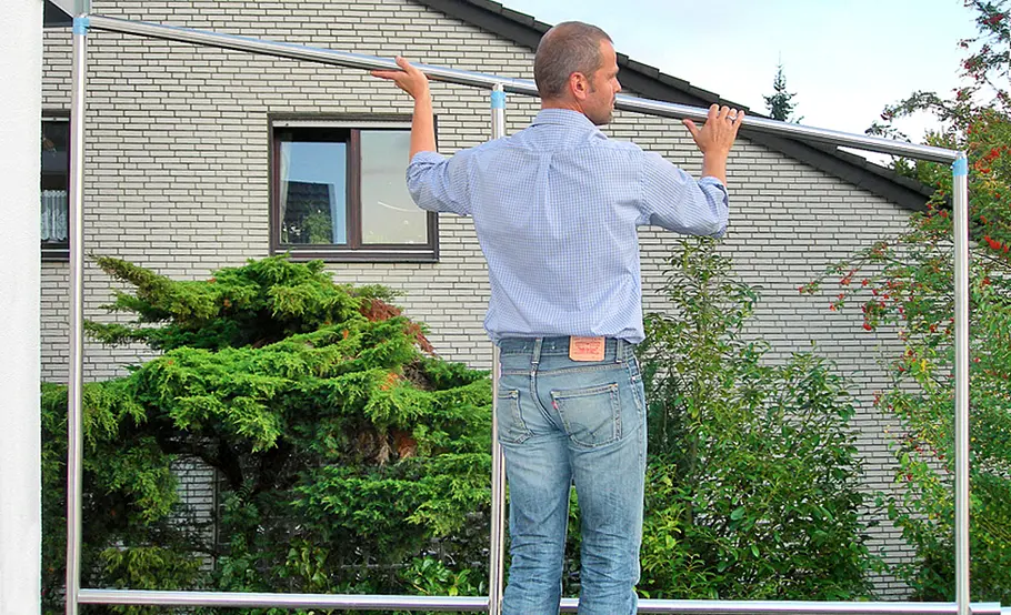 Geländer an Hochterrasse montieren
