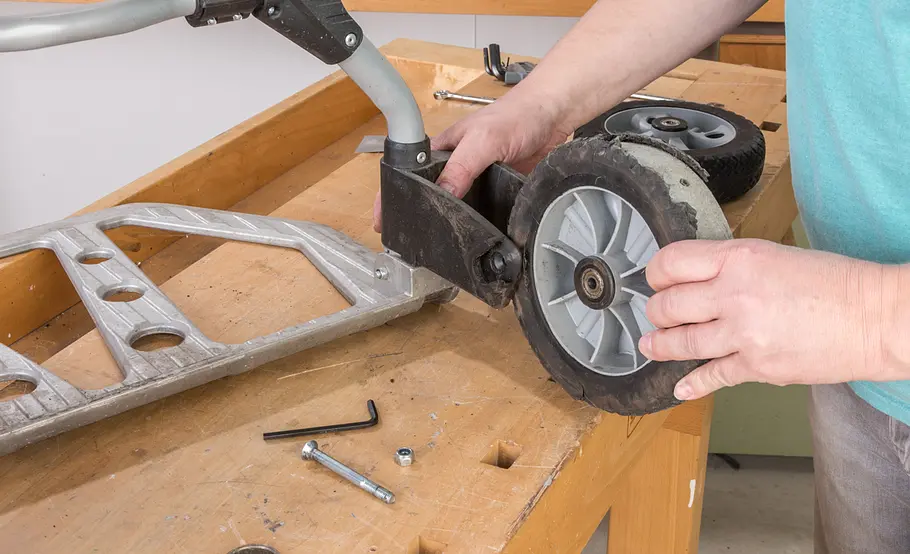 Sackkarre reparieren: Rad wechseln