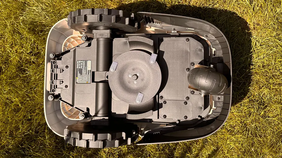 Die Messerblätter des RoboUP Raccoon 2 SE
