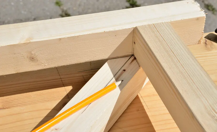 Luftige Pergola aus Holz selber bauen