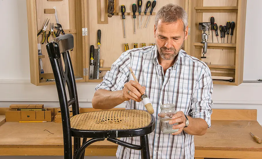 Stuhlgeflecht reparieren