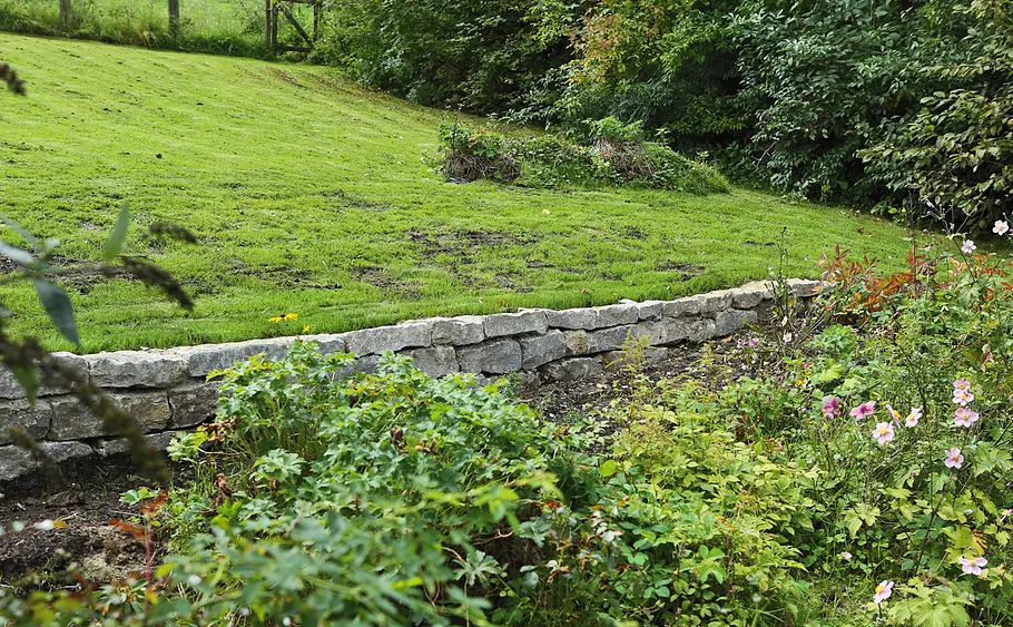 Trockenmauer bauen