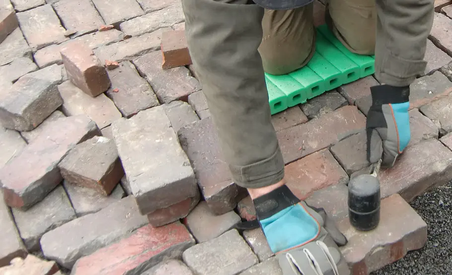 Sitzplatz mit Klinker pflastern