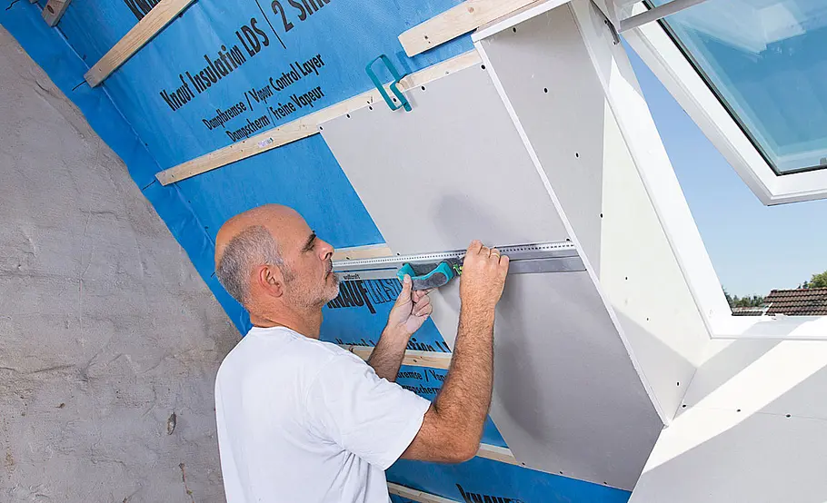 Dachstuhl mit Trockenbauplatten verkleiden