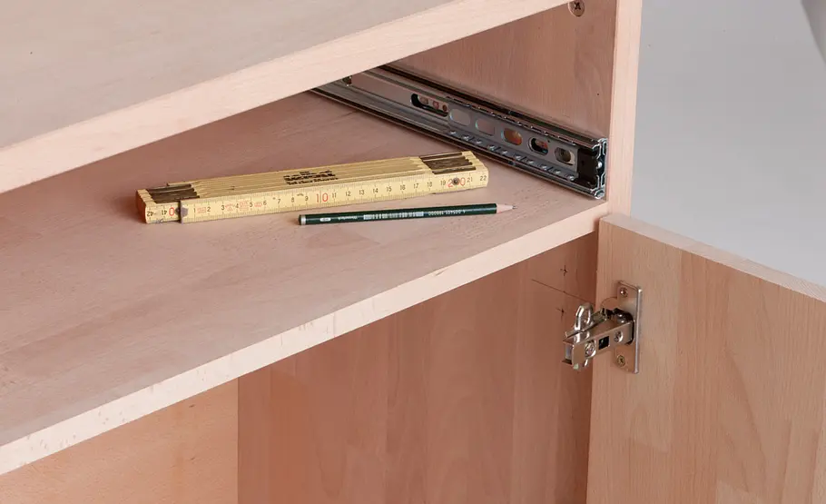 Sideboard mit Schwenk-Theke