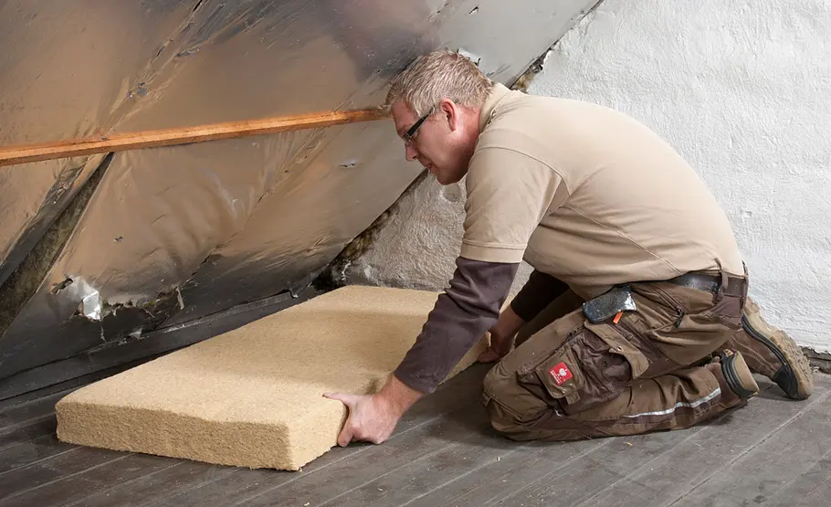 Dachboden dämmen mit Holzfaserplatten