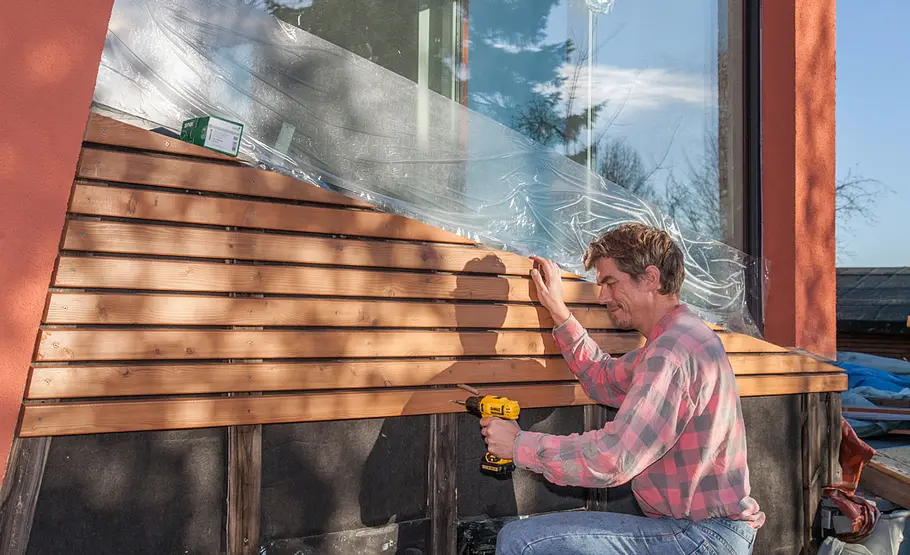 Fassade verkleiden mit Holz