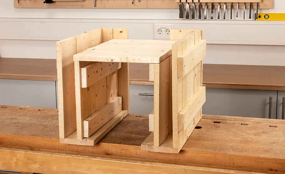 Hocker aus Beton und Holz bauen