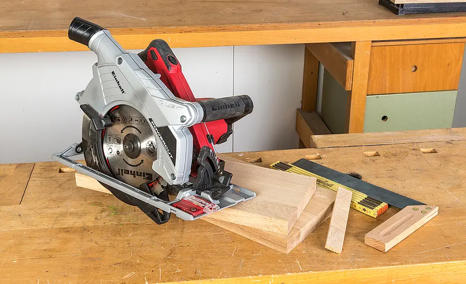 Leseleuchte mit Ablage selber bauen