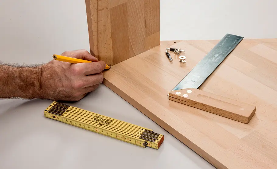 Verschiebbarer Kleiderschrank für unter die Dachschräge bauen
