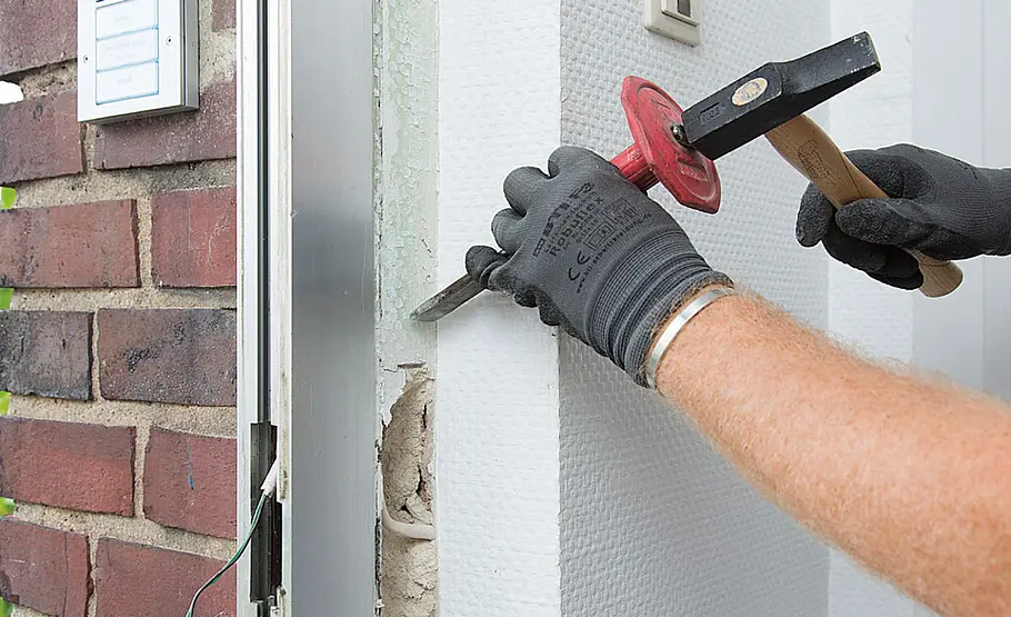 Haustür aus Aluminium einbauen