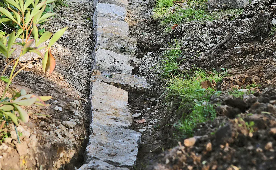Trockenmauer bauen