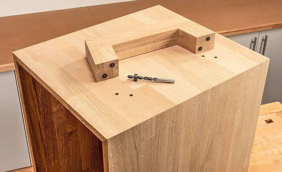 Bürotisch aus Eichenholz bauen