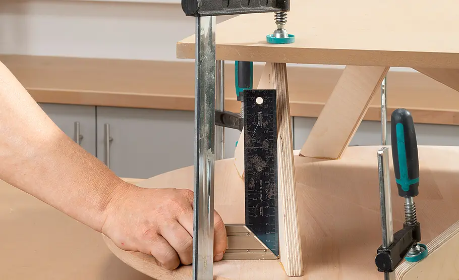 Klappbaren Couchtisch bauen