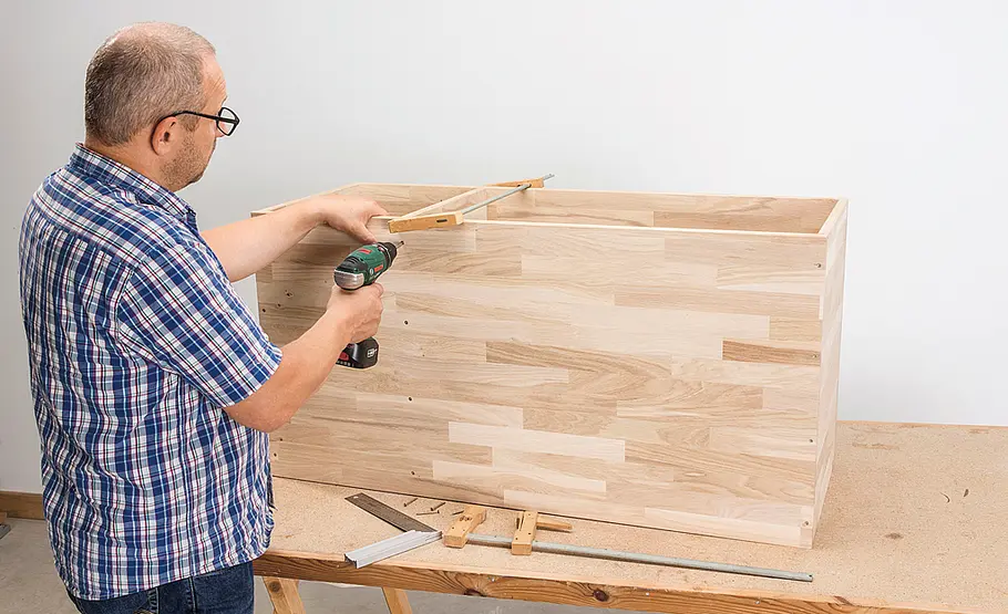 Treppenschrank bauen