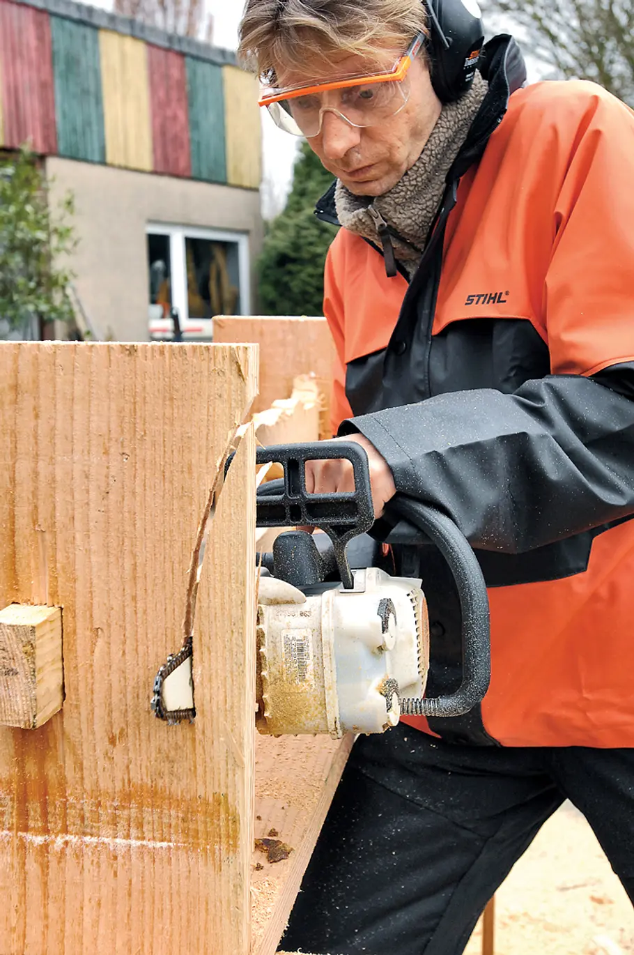 Carving: Bank schnitzen mit der Motorsäge