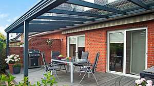 Überdachte Terrasse aus Alu bauen - Foto: Hersteller / LivingArt, sidm / Archiv, Hersteller / Gartenhaus GmbH