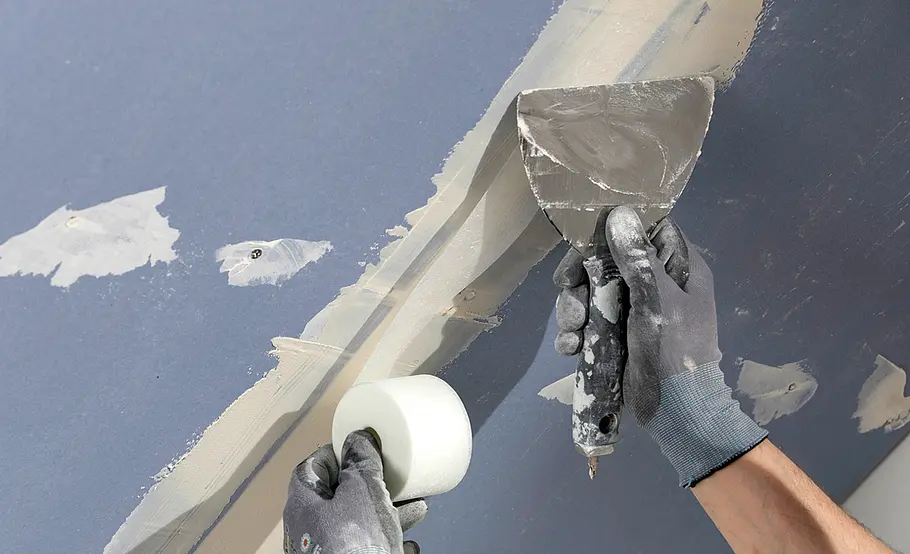 Dachstuhl mit Gipskartonplatten beplanken