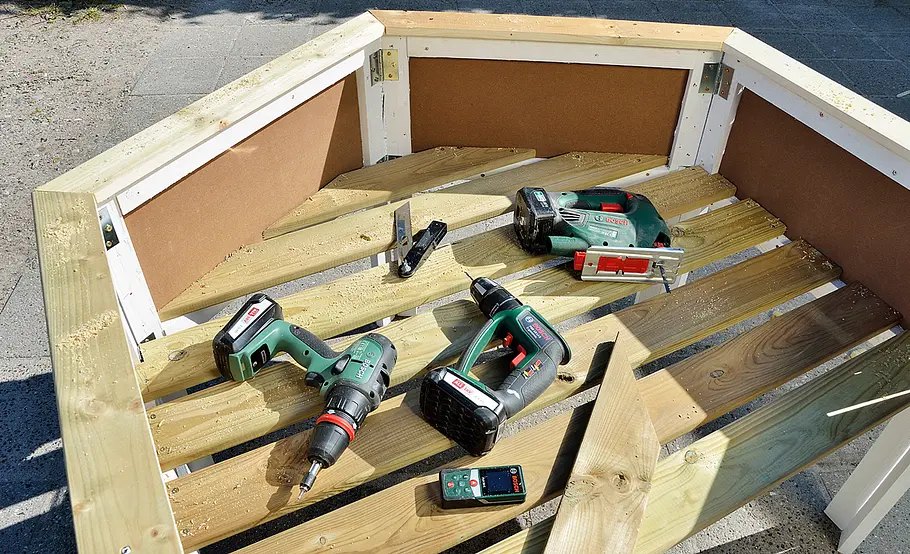 Sechseckiges Tischbeet bauen