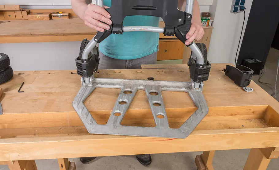 Sackkarre reparieren: Rad wechseln