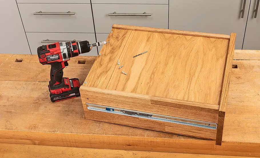 Bürotisch aus Eichenholz bauen