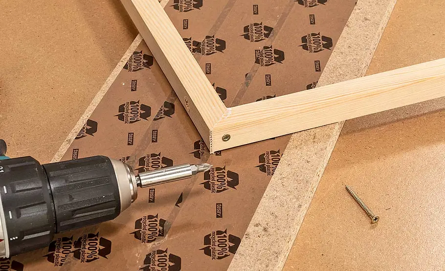 Leuchte aus Diarahmen bauen