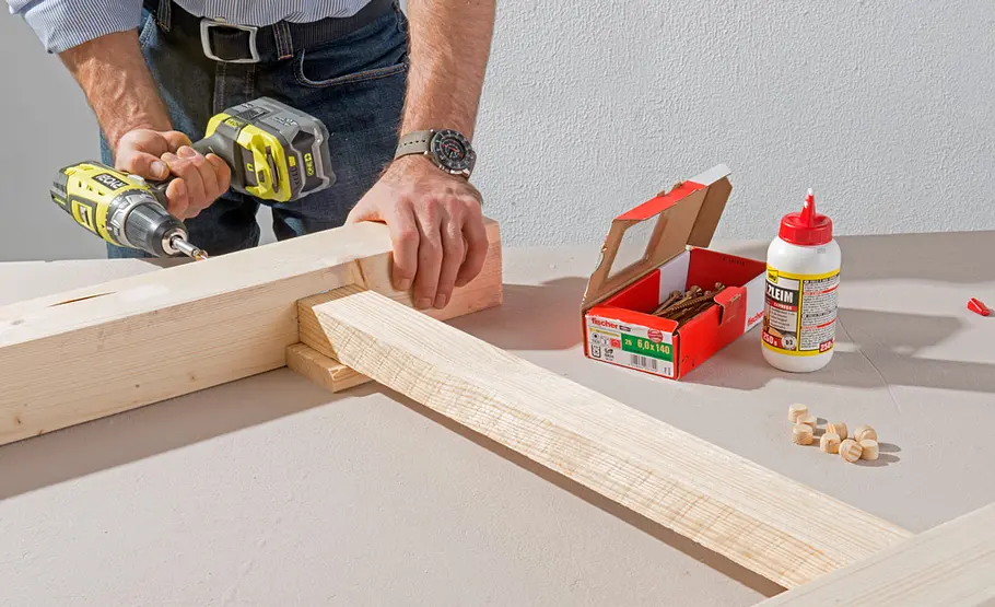 Werkbank mit Werkzeughalter