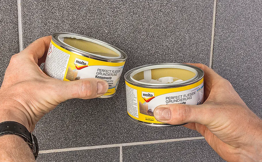 Fliesen lackieren mit Mehr-Komponenten-Lacken
